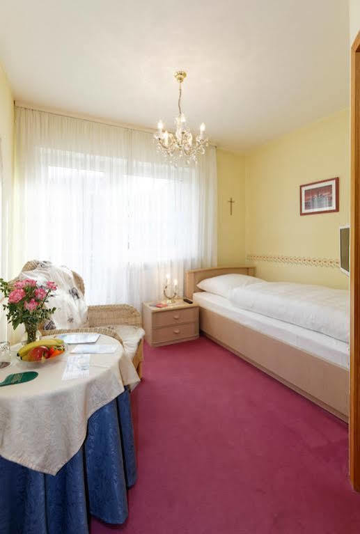 Hotel Garni Regina Goessweinstein Exterior photo